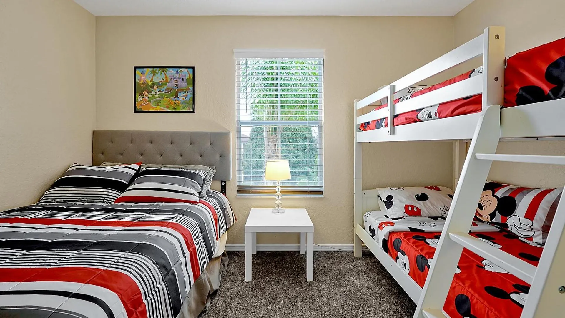 Regal Palms Retreat W/ Lazy River, Pool, & Balcony Davenport