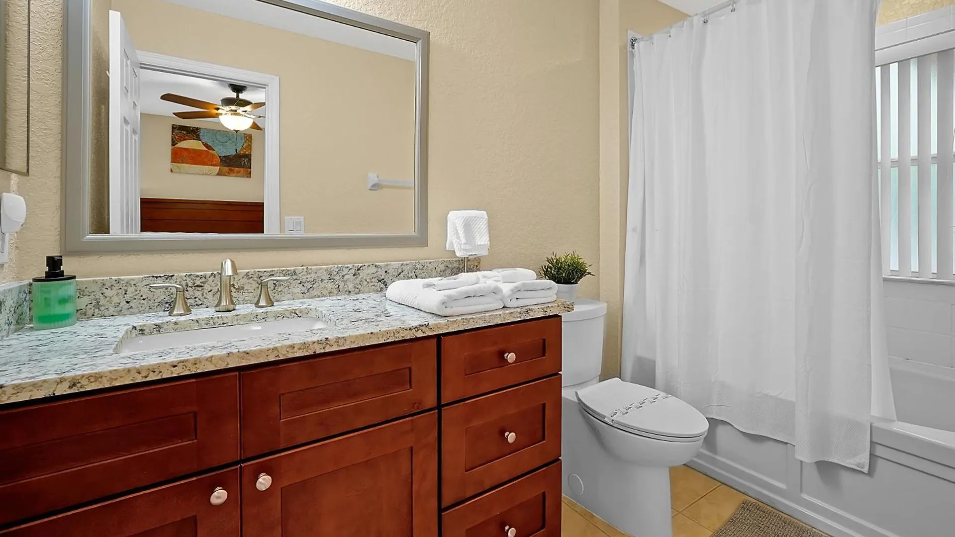Regal Palms Retreat W/ Lazy River, Pool, & Balcony Davenport United States